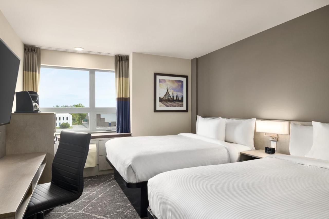 Microtel Inn & Suites Dorval Qc エクステリア 写真
