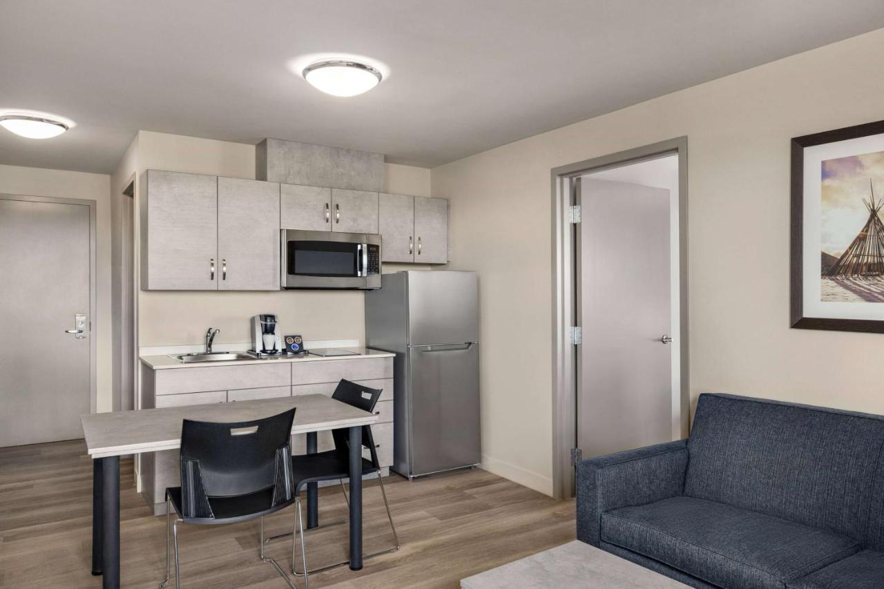 Microtel Inn & Suites Dorval Qc エクステリア 写真
